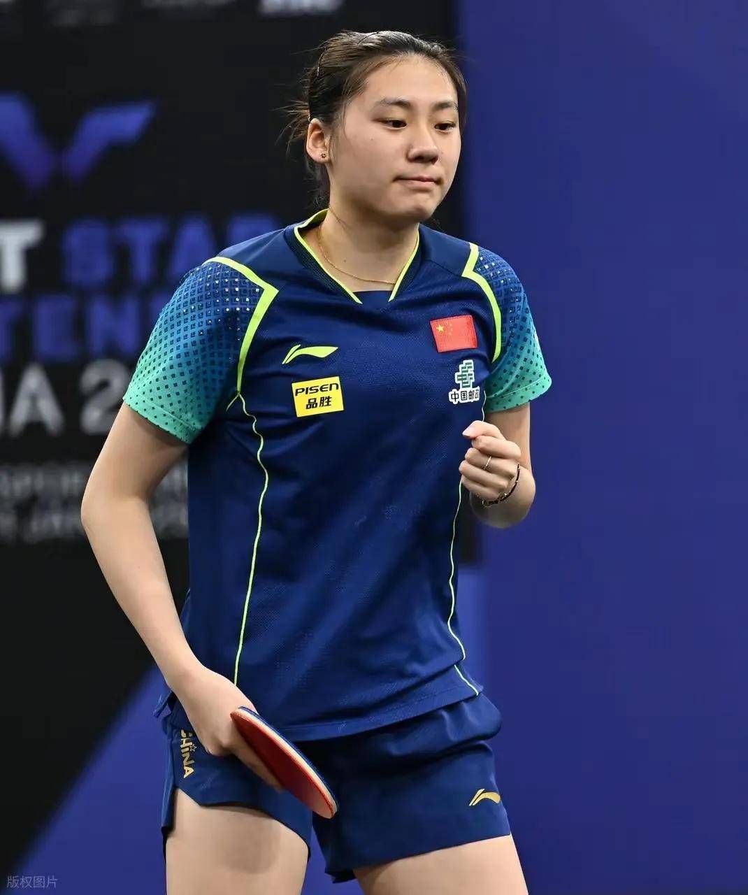 足球场上每 足球场上每