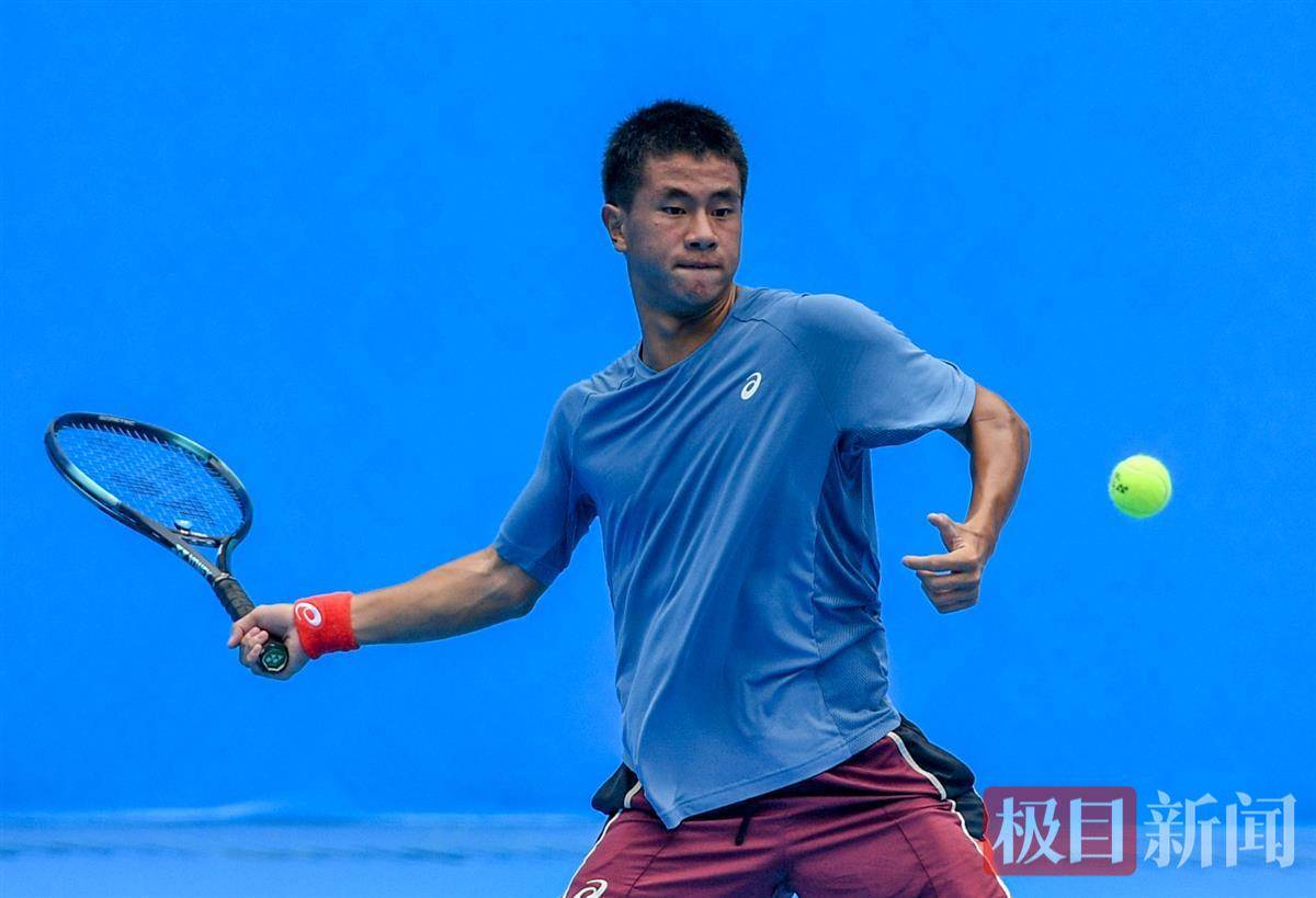 而且具有极 而且具有极