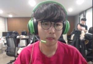 他的表现一
